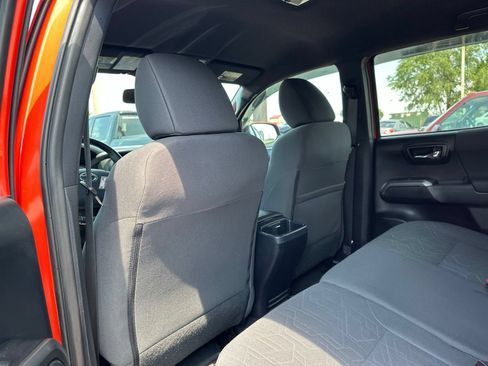 Used 2017 Toyota Tacoma TRD Sport w/ Tow Package (A/T) AWD/4WD image 23
