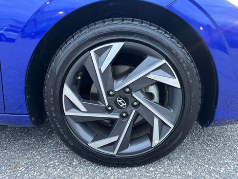 Used 2025 Hyundai Elantra SEL image 28