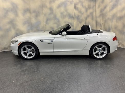 Used 2014 BMW Z4 sDrive28i image 3