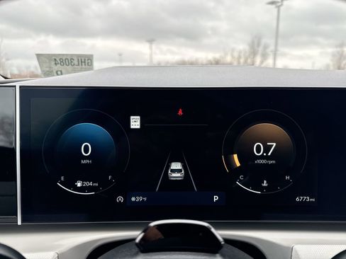 Used 2025 Hyundai Tucson Limited image 19