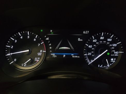 Used 2020 Toyota Highlander XLE FWD image 23