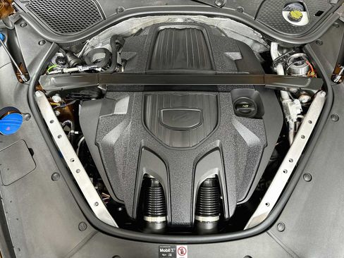 Certified 2025 Porsche Panamera 4S AWD/4WD image 31