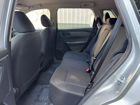 Used 2025 Nissan Rogue S FWD image 33