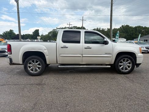 Used 2011 GMC Sierra 1500 Denali RWD image 3