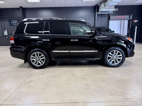Used 2015 Lexus LX 570 4WD w/ Luxury Package image 11