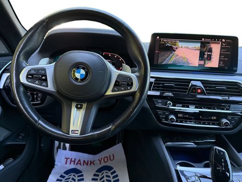 Used 2022 BMW M550i xDrive AWD/4WD image 10