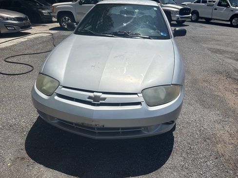 Used 2004 Chevrolet Cavalier Sedan w/ Preferred Equipment Group FWD image 3