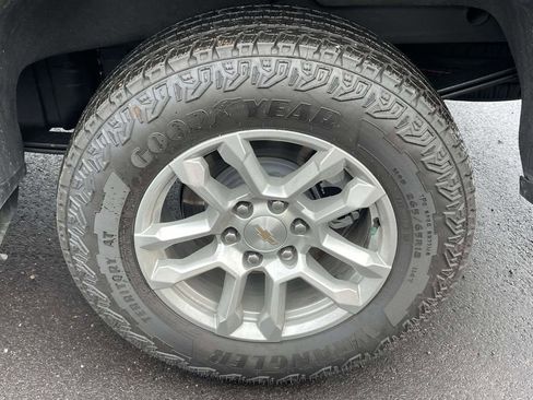 Used 2025 Chevrolet Silverado 1500 LT w/ Leather Package image 9