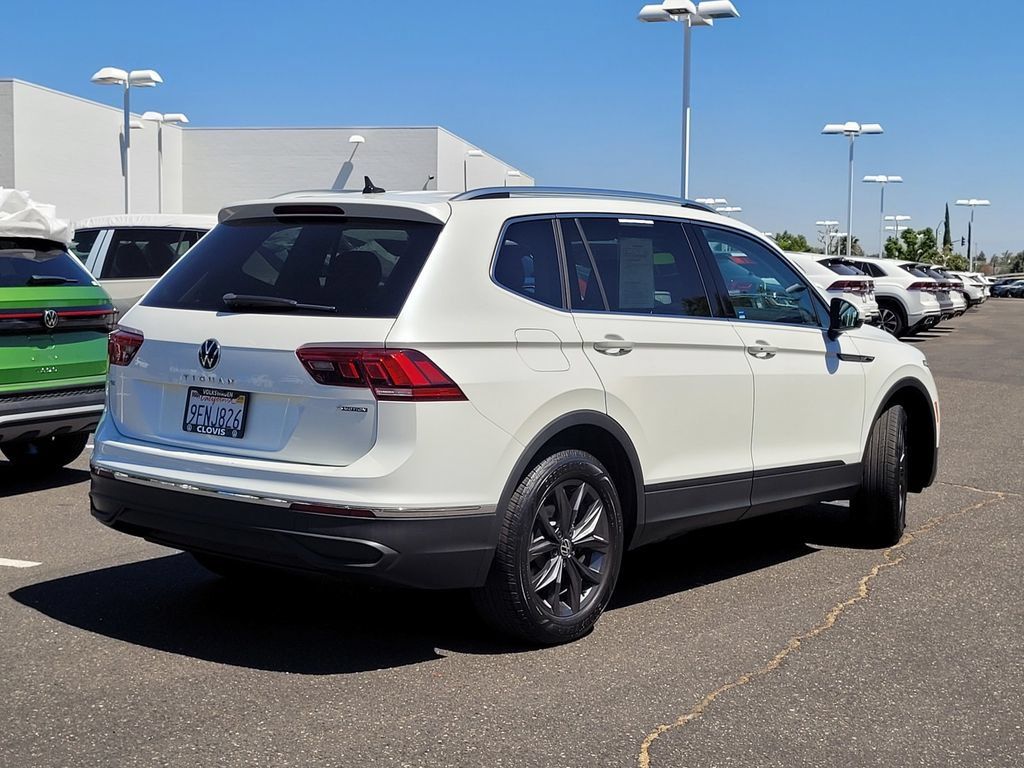 Used 2023 Volkswagen Tiguan SE AWD/4WD image 6