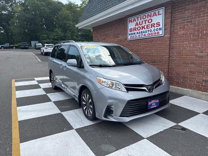 Used 2018 Toyota Sienna LE