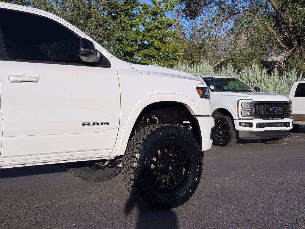 Used 2025 RAM 1500 Laramie w/ Sport Appearance Package AWD/4WD image 7