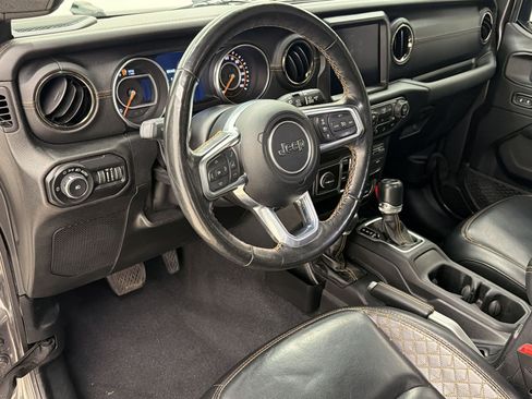 Used 2021 Jeep Wrangler Unlimited Sahara AWD/4WD image 4
