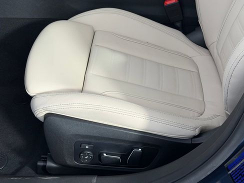 Used 2026 BMW 330i Sedan w/ Premium Package RWD image 13