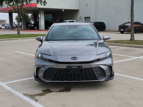 Used 2026 Toyota Camry SE FWD image 2