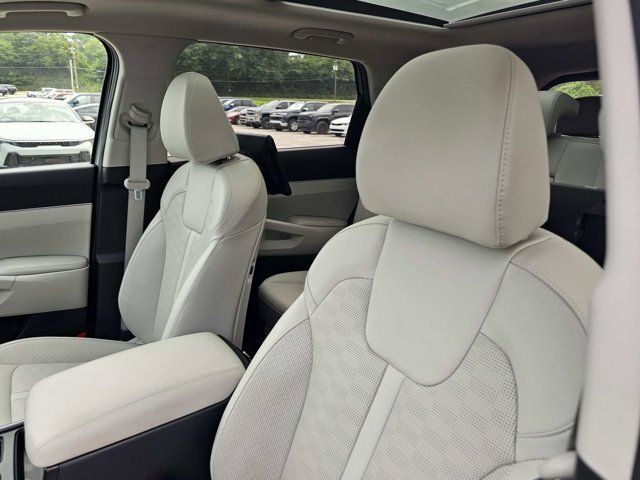 Used 2025 Kia Sorento S w/ Panoramic Sunroof Package FWD image 17