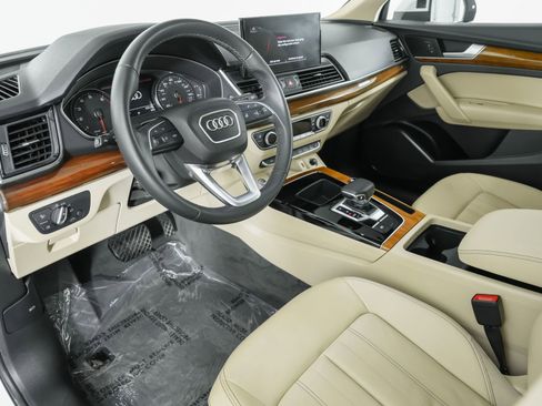 Certified 2023 Audi Q5 2.0T Premium w/ Convenience Package image 18