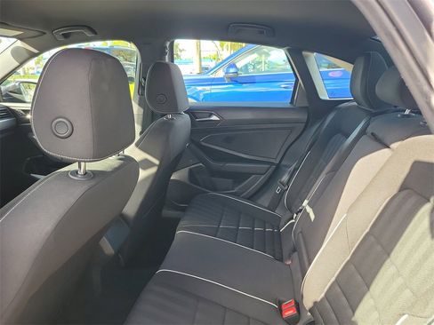 Certified 2022 Volkswagen Jetta Sport image 8