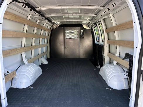 Used 2025 Chevrolet Express 2500 w/ Driver Convenience Package RWD image 9