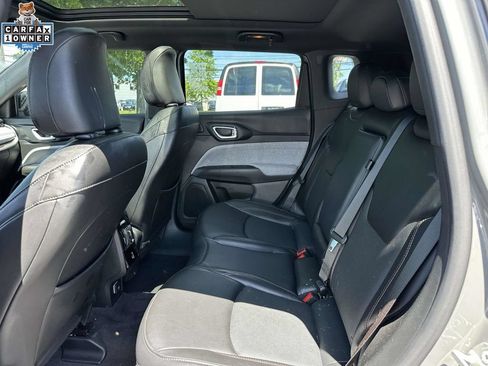 Used 2023 Jeep Compass Latitude w/ Sun and Sound Group AWD/4WD image 10