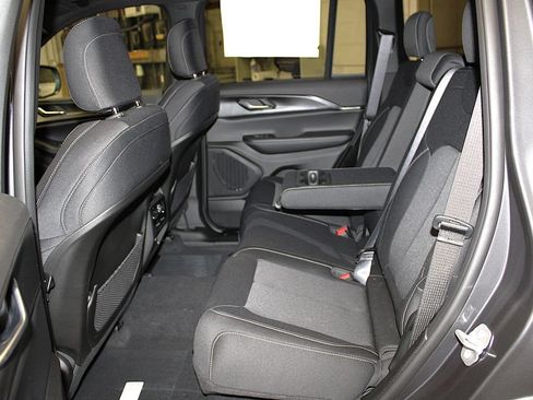 New 2026 Jeep Grand Cherokee Laredo X AWD/4WD image 27