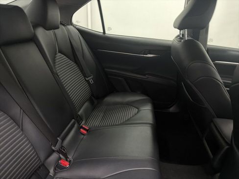Used 2022 Toyota Camry SE FWD image 27