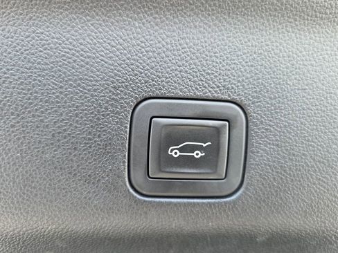 Used 2025 Chevrolet Tahoe LT AWD/4WD image 12