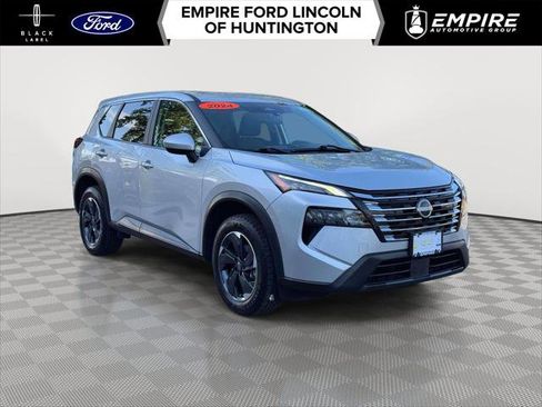Used 2024 Nissan Rogue SV AWD/4WD image 1