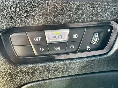 Used 2021 BMW 330i xDrive Sedan w/ Convenience Package image 23