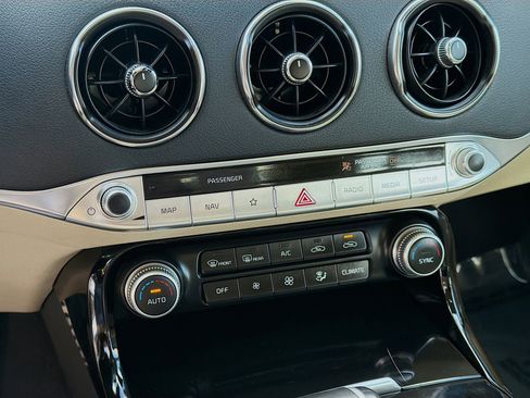 Used 2022 Kia Stinger GT-Line w/ Sun & Sound Package image 13