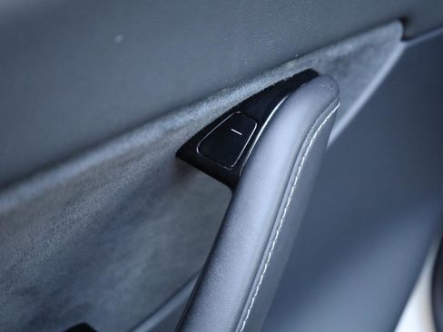 Used 2020 Tesla Model Y Long Range AWD/4WD image 39