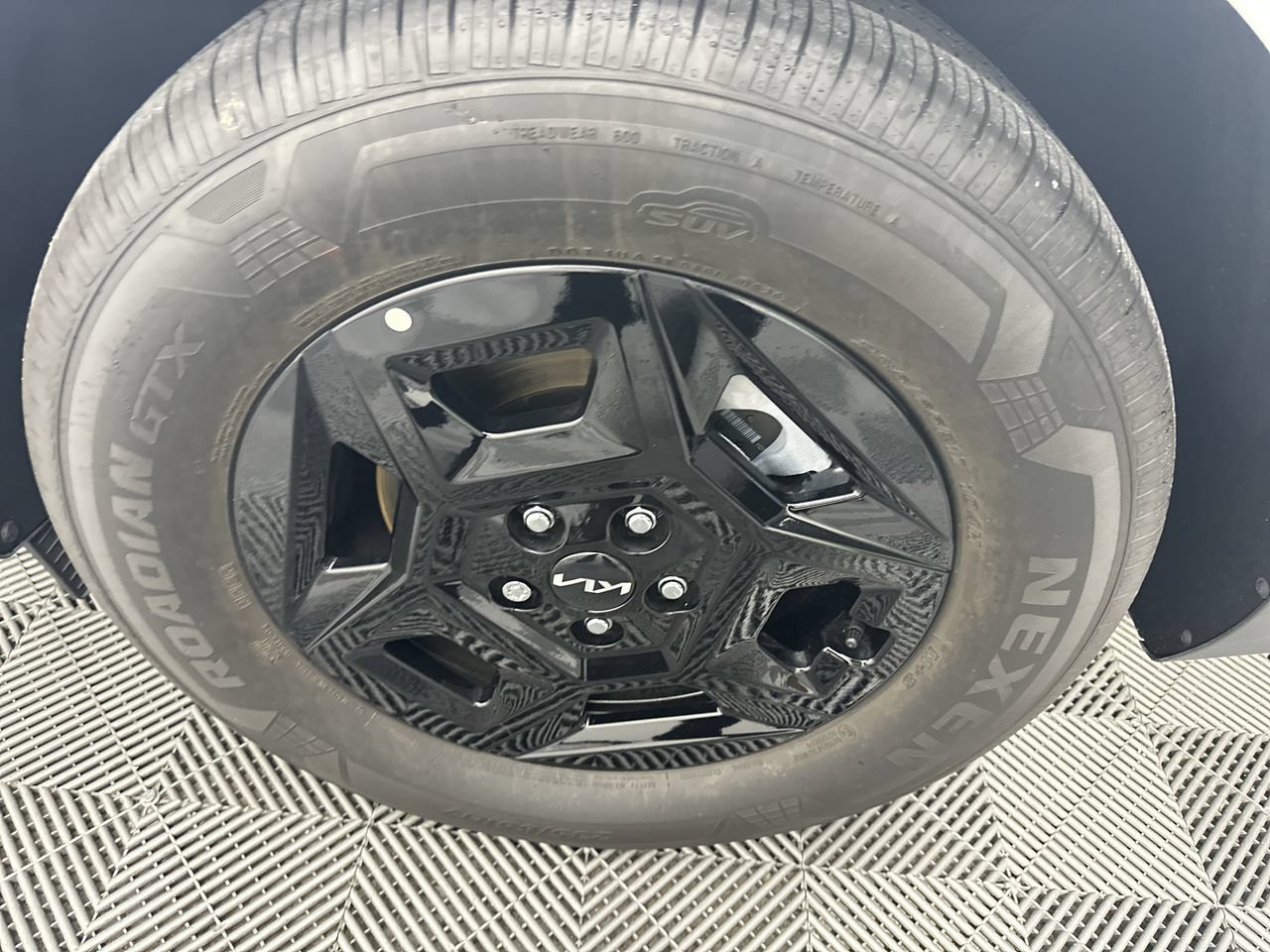 Certified 2026 Kia Carnival FWD image 21