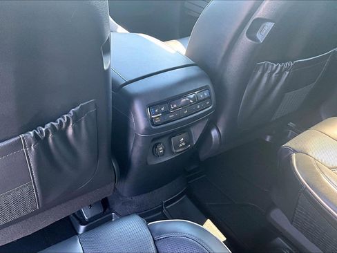 Used 2025 Hyundai Palisade Calligraphy AWD/4WD image 10