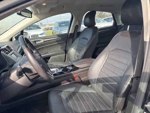 Used 2015 Ford Fusion SE w/ Equipment Group 202A image 9