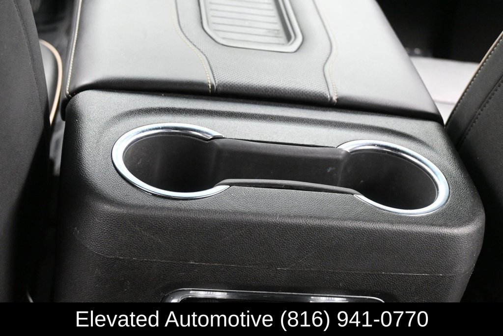Used 2023 GMC Yukon SLT AWD/4WD image 24
