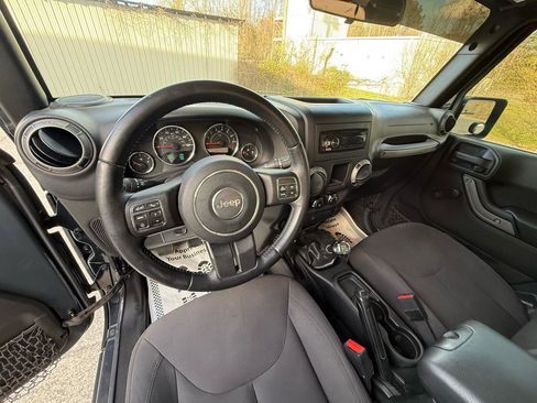 Used 2017 Jeep Wrangler Sport image 9