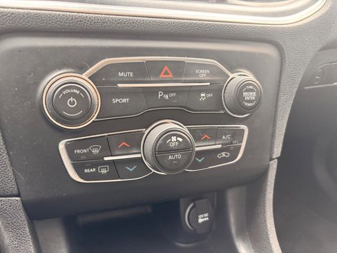 Used 2018 Dodge Charger R/T image 37