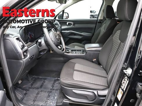 Used 2022 Kia Sorento LX FWD image 13