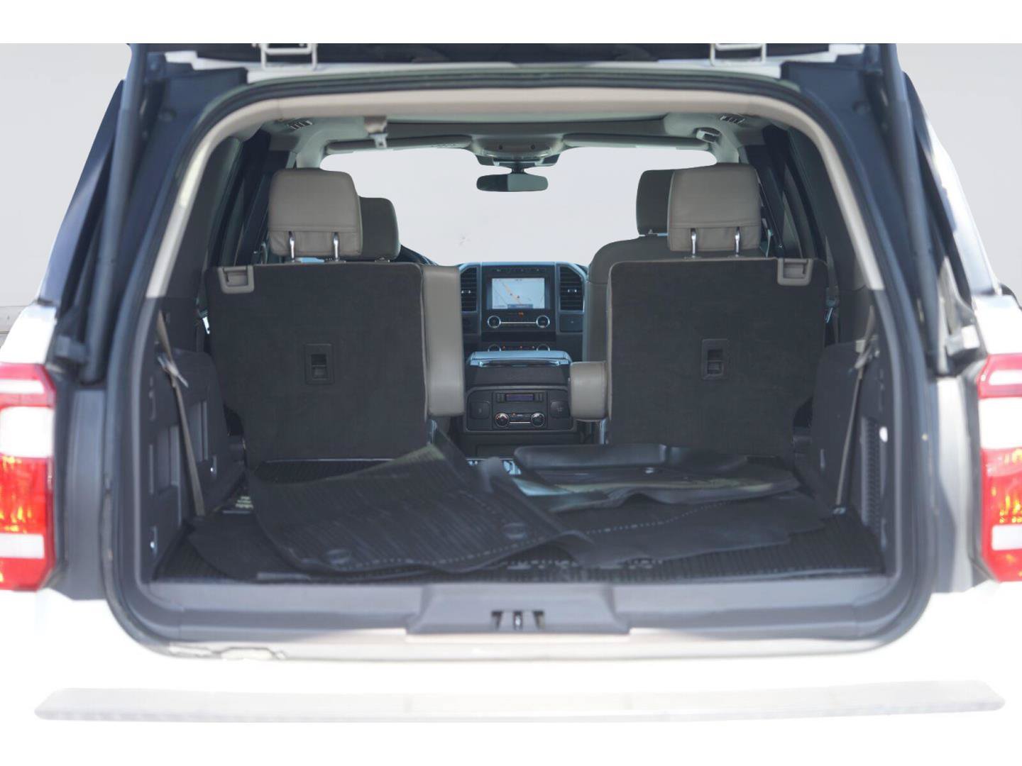 Used 2020 Ford Expedition XLT w/ Equipment Group 202A RWD image 32