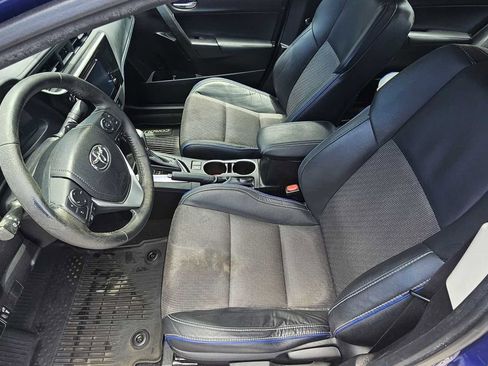 Used 2018 Toyota Corolla SE w/ SE Premium Package FWD image 13