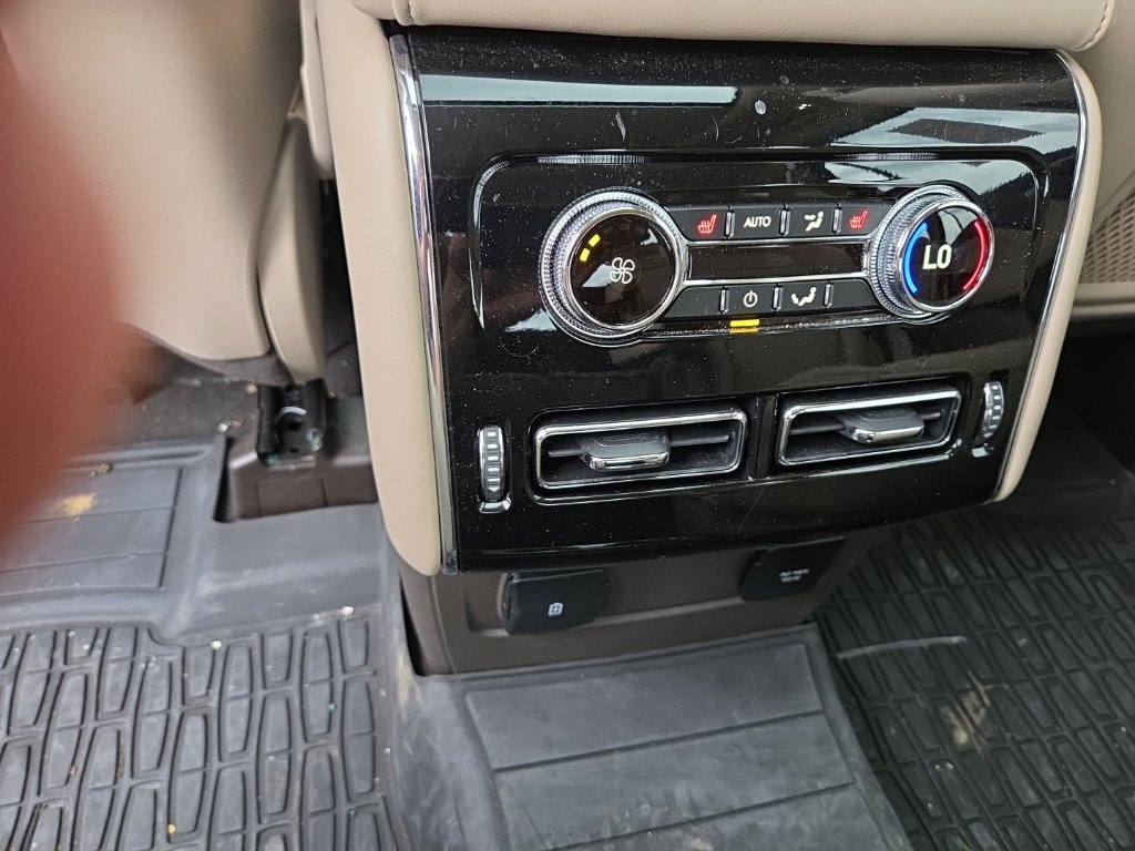 Used 2024 Lincoln Aviator AWD w/ Premium Package image 14