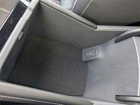 New 2026 Volkswagen Atlas Cross Sport SEL Premium R-Line image 34