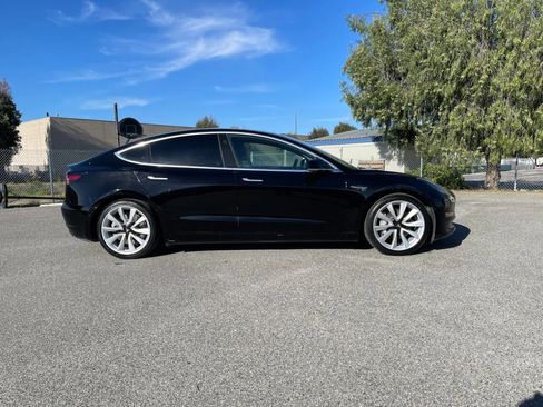 Used 2020 Tesla Model 3 Standard Range Plus image 4