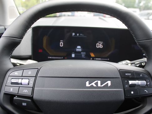New 2026 Kia Sportage EX FWD image 29
