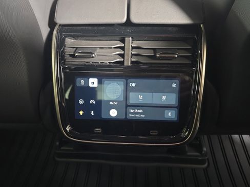 Used 2022 Rivian R1T Adventure image 28