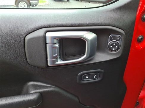 Used 2022 Jeep Gladiator Sport image 15