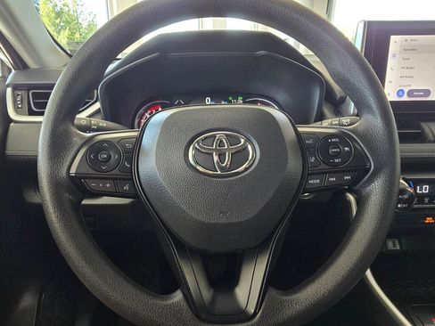 Used 2025 Toyota RAV4 XLE AWD/4WD image 22