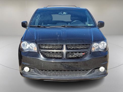 Used 2017 Dodge Grand Caravan GT image 3