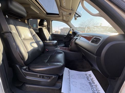 Used 2010 Chevrolet Suburban LTZ AWD/4WD image 21
