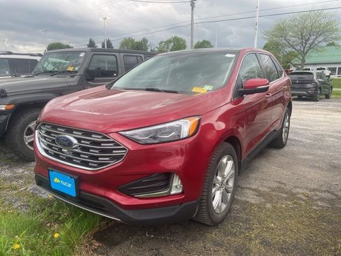 Used 2022 Ford Edge Titanium w/ Equipment Group 301A AWD/4WD image 3