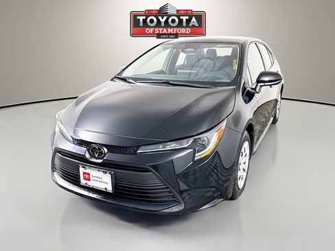 Certified 2024 Toyota Corolla LE FWD image 3